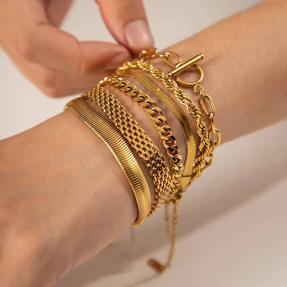 Teresa – Gouden Armband met Dubbele Ketting.