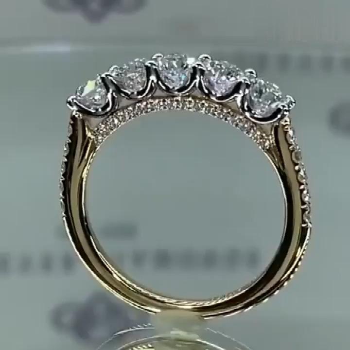 Amélie – Dunne ring met diamanten en kroon.