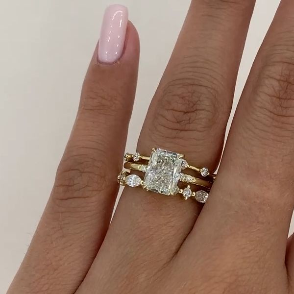 Nora – Ring met diamant in gelaagd ontwerp.