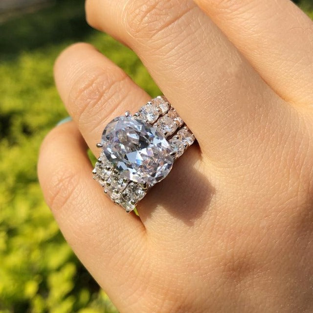 Greta – Ring met zilverdiamant en decoratie.