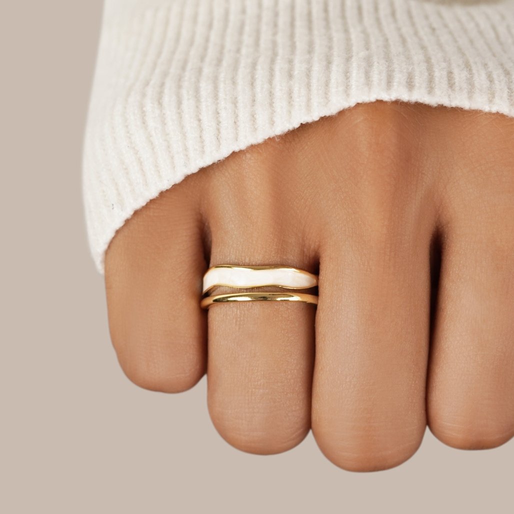 Beatrix – Ring in goud met eenvoudige silhouet